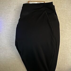 SKIMS Butt and Hip Enhancing Mid Thigh Short